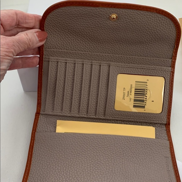 NWT - Dooney & Bourke Taupe Pebble Grain Leather Continental Clutch/Wallet - Picture 3 of 4